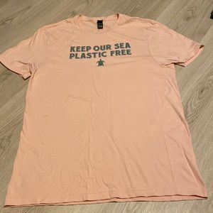 Light pink Keep our Sea Plastic Free y-shirt from District, medium unisex